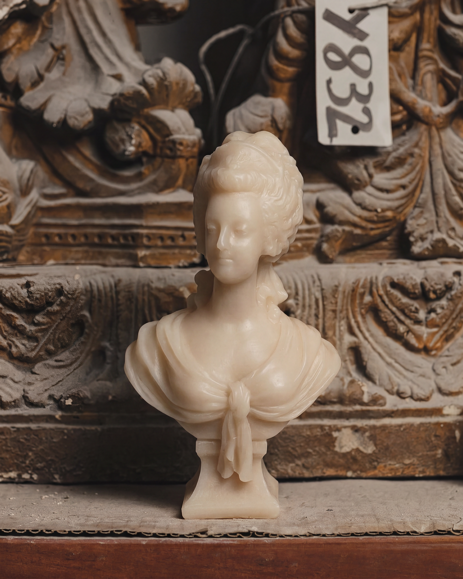 Bust Marie Antoinette Stone